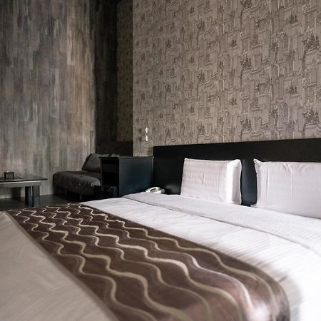 58˚ Hotspring Hotel Джиаоси Екстериор снимка