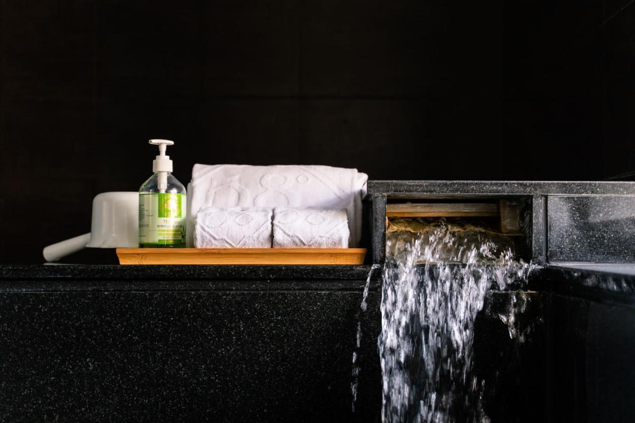 58˚ Hotspring Hotel Джиаоси Екстериор снимка